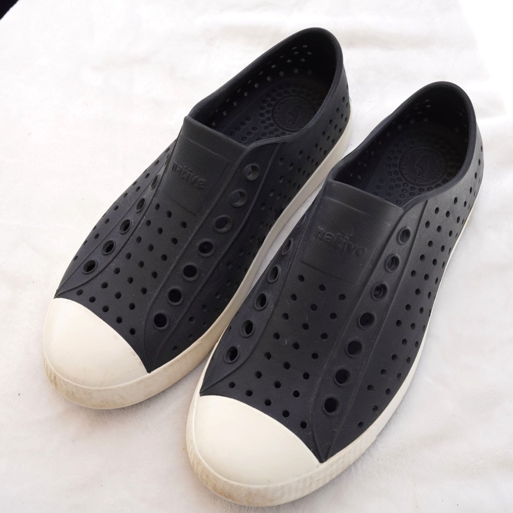 Native Jefferson Slip On Shoes Womens 8 Perforated EVA Water Casual Beach